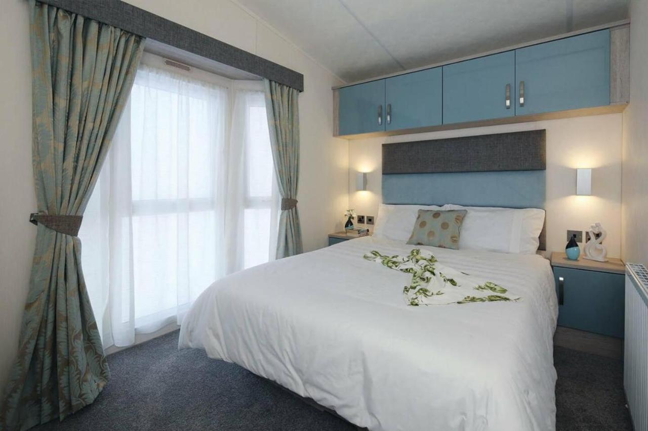 Superior 6 Berth Holiday Home In Suffolk Saxmundham Zewnętrze zdjęcie