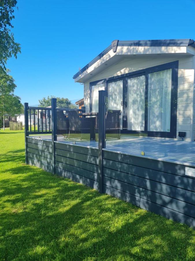 Superior 6 Berth Holiday Home In Suffolk Saxmundham Zewnętrze zdjęcie